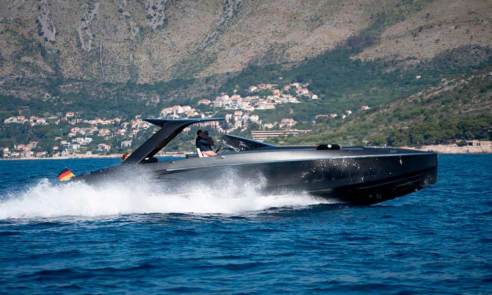 Buy speed boat in Dubai