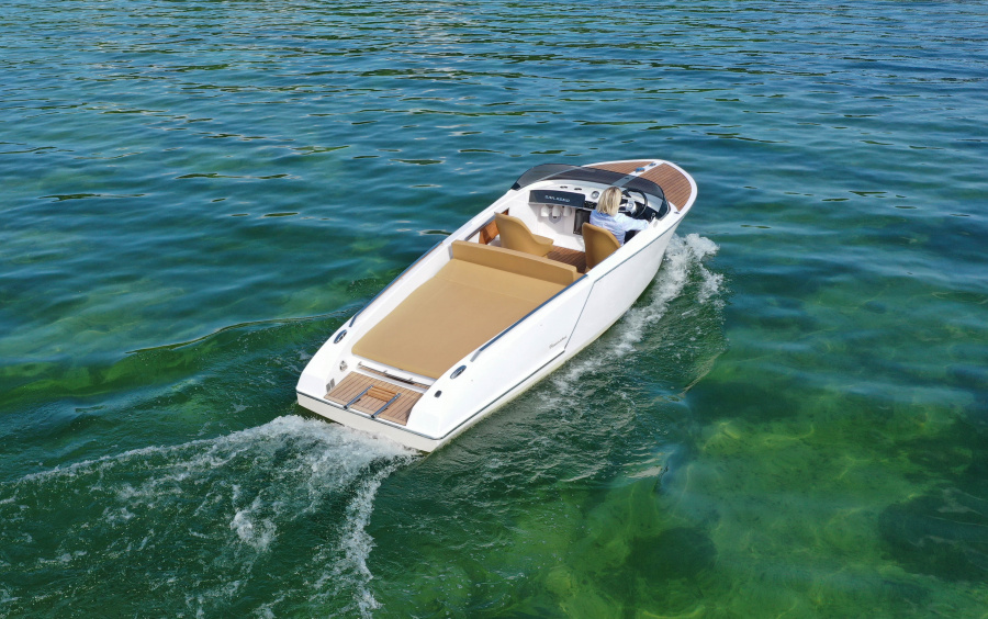 Frauscher 610 San Remo Electric: quiet and romantic