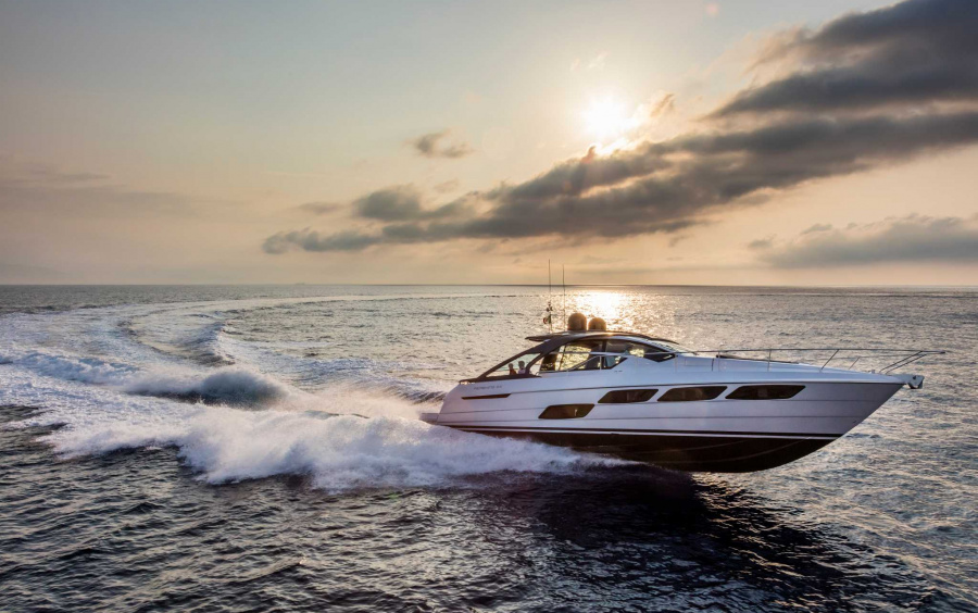 Pershing 5x: design and innovation