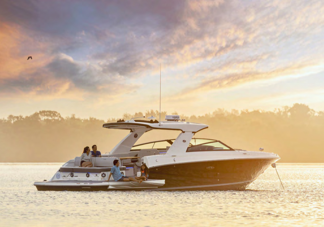 Sea Ray SLX 400: The Entertainer