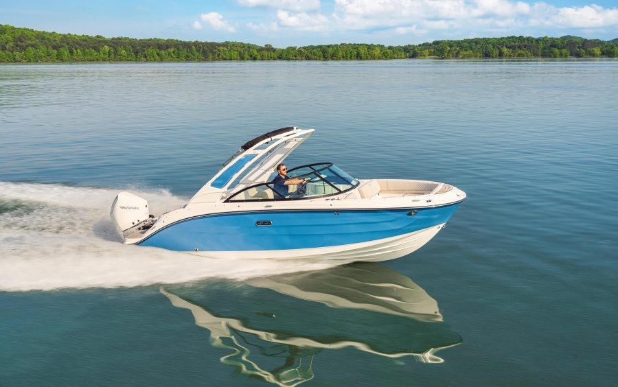 Sea Ray SDX 230 Outboard: Crafted for Your Enjoyment