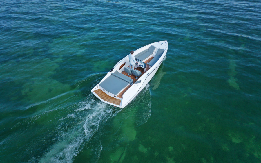 Frauscher 740 Mirage Air Electric: sustainability and style