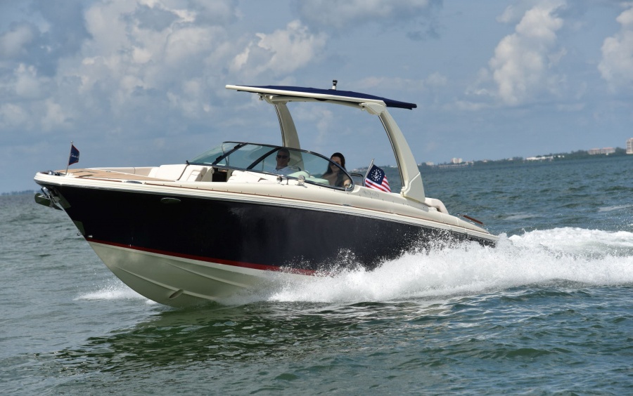 Chris-Craft Launch 28 GT: Blending Heritage with Elegance