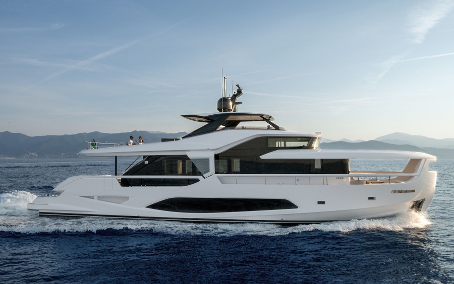 Ferretti Yachts INFYNITO 80: Your Connection to the Sea