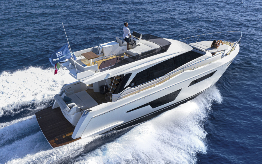 Ferretti Yachts 500: Compact Design, Uncompromised Luxury!