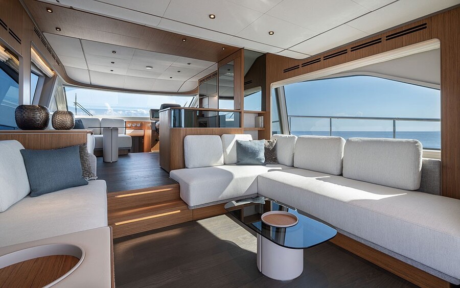 Ferretti-Yahts-670(2).jpg