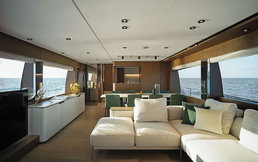 Ferretti-Yahts-780(3).jpg
