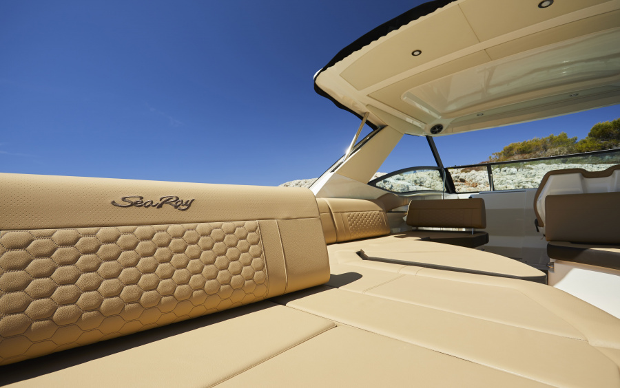 Sea Ray Sundancer 320