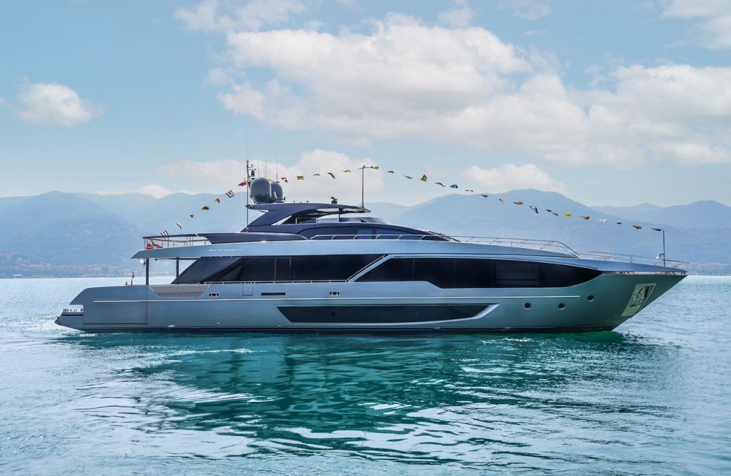 Riva 112' Dolcevita.jpeg