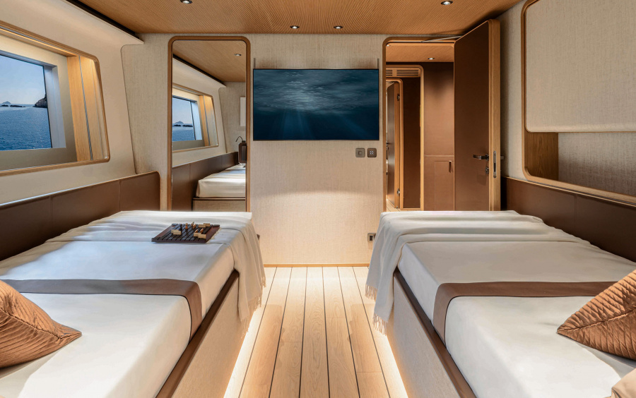 Custom Line Navetta 38 фото 2.37