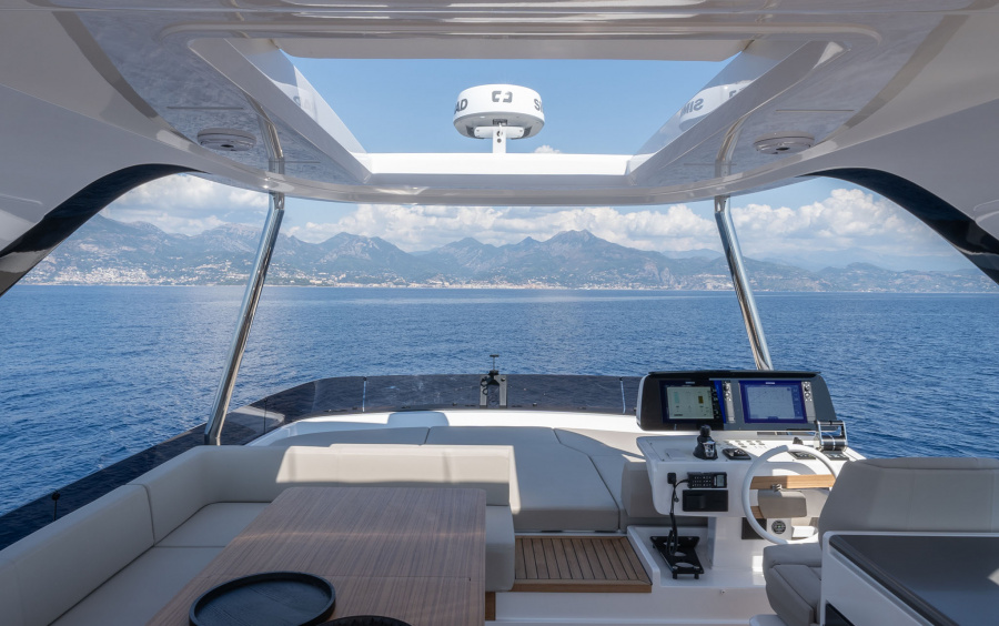 Ferretti Yachts 670 фото 1.8