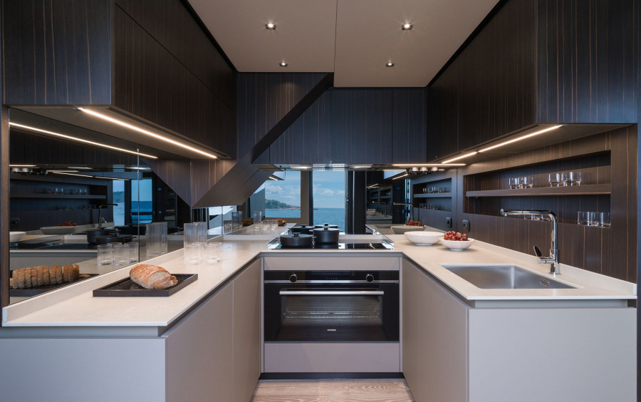 Ferretti Yachts 940 фото 2.13