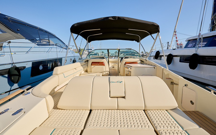 Chris-Craft Launch 31 GT (available in Montenegro) фото 2.2