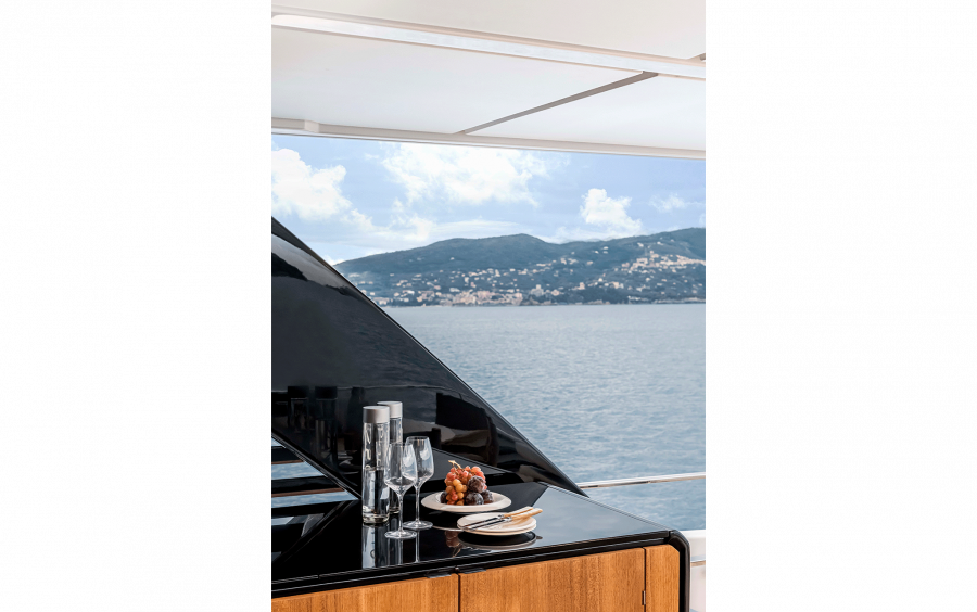 Ferretti Yachts INFYNITO 90 New фото 1.8