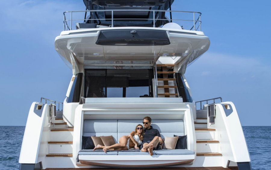 Ferretti Yachts 720 фото 1.23