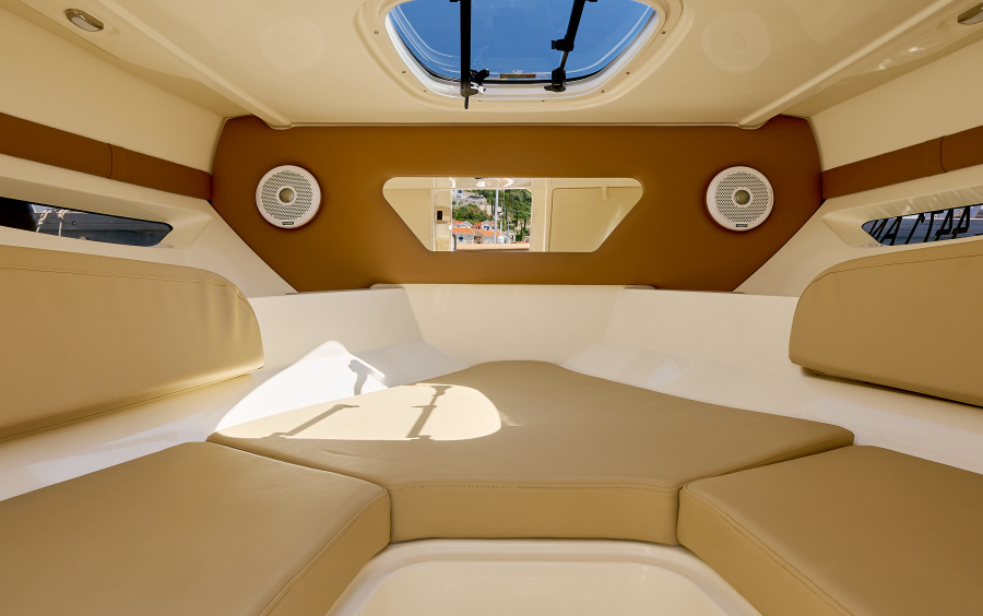 Sea Ray 230 SunSport - 2021 фото 1.7