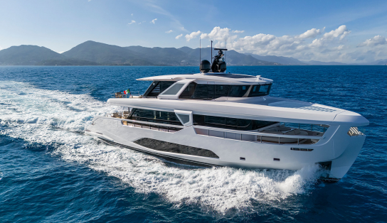 Ferretti Yachts INFYNITO 90 New