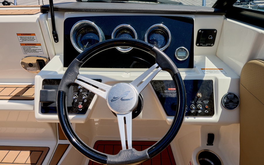 Sea Ray 230 SunSport - 2021 фото 1.10