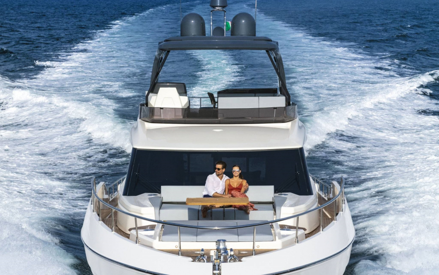 Ferretti Yachts 720 фото 1.4