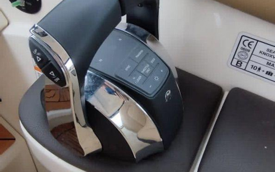 Sea Ray  Sundancer 320 - 2020 фото 1.8